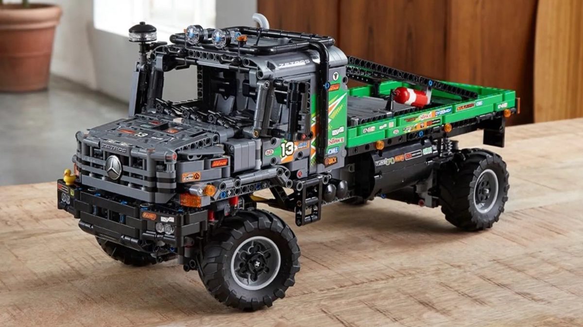 Zavvi LEGO deals - up to 55% off LEGO for Platinum Jubilee