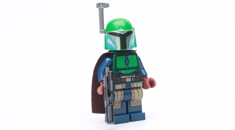 Closer look at the LEGO Star Wars magazine’s free Mandalorian minifigure