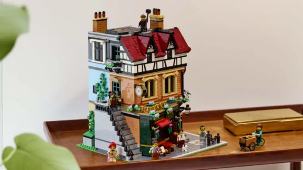 LEGO Icons 10350 Tudor Corner featured image 1 1024x576