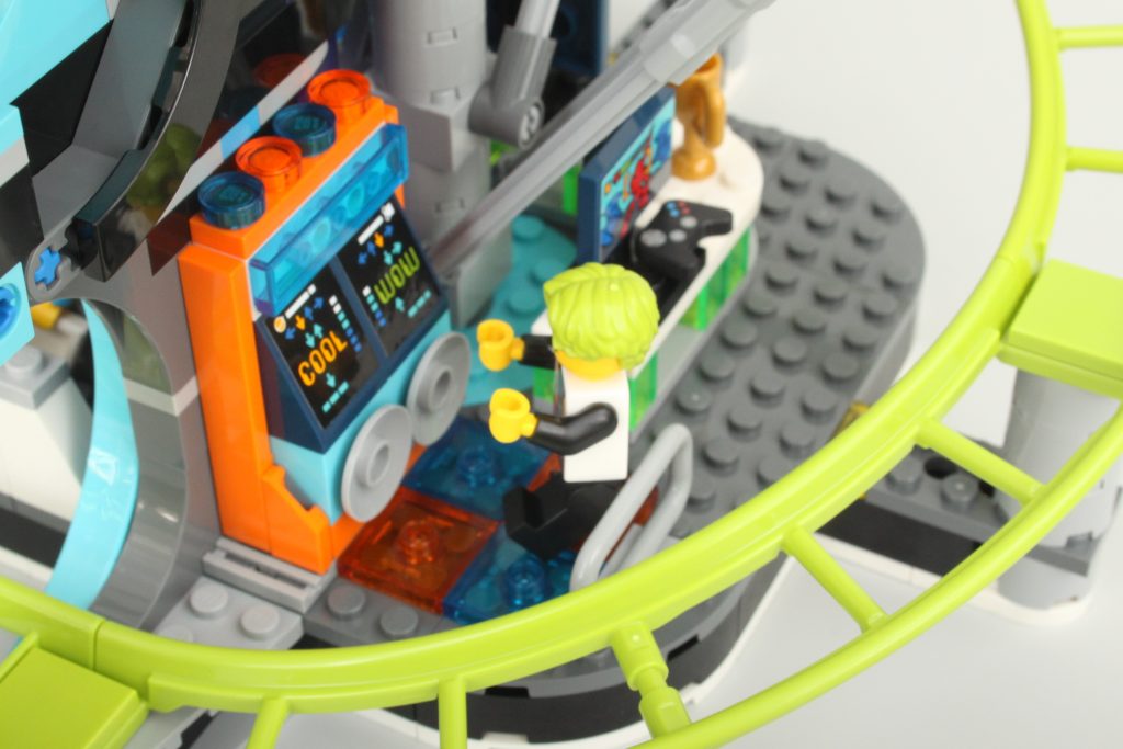 lego city 60421 Robot World Roller Coaster Park review 11 1024x683