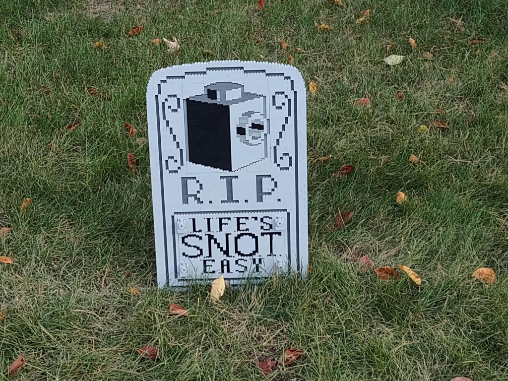 LEGOLAND NEW YORK halloween tombstone reddit CaptainCorbal 2024 2 1024x768