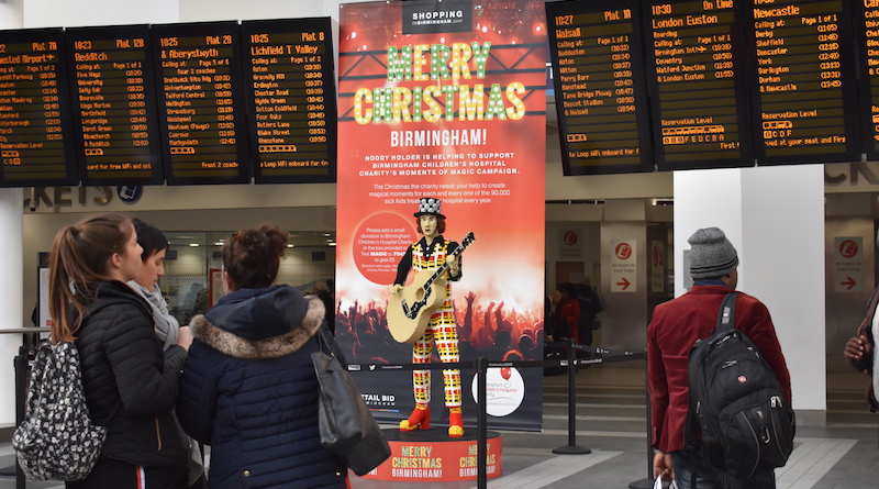 Life-size LEGO Noddy Holder arrives at Birmingham New Street station