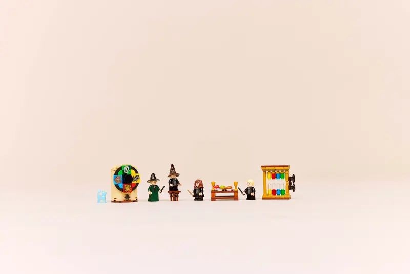 LEGO Harry Potter 76460 Hogwarts Castle Sorting Hat Ceremony