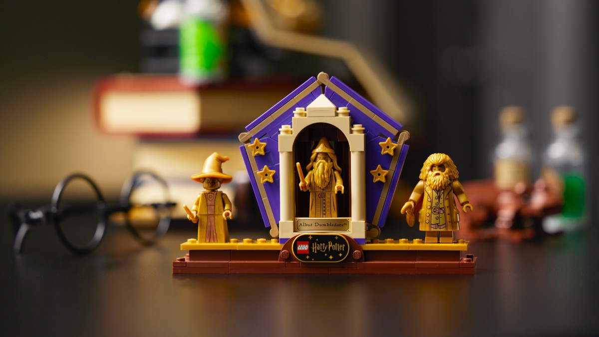 Is the LEGO Harry Potter Chocolate Frog life-sized?