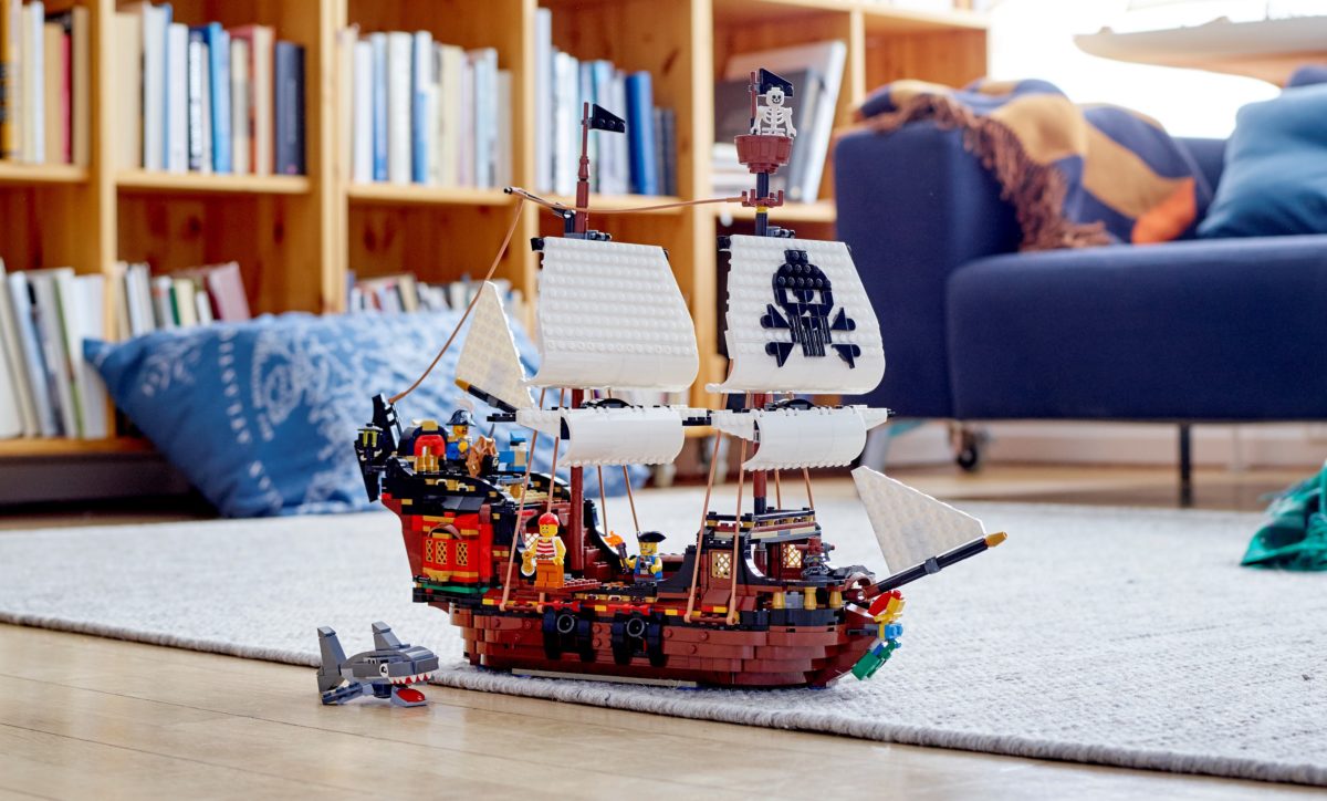 LEGO pirate treasure in that there IWOOT sale