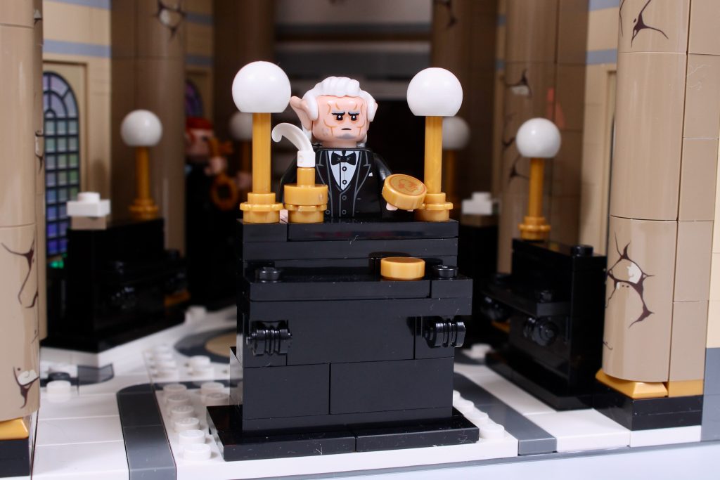 LEGO Harry Potter 76417 Gringotts Wizarding Bank Collectors Edition review 33 1024x683