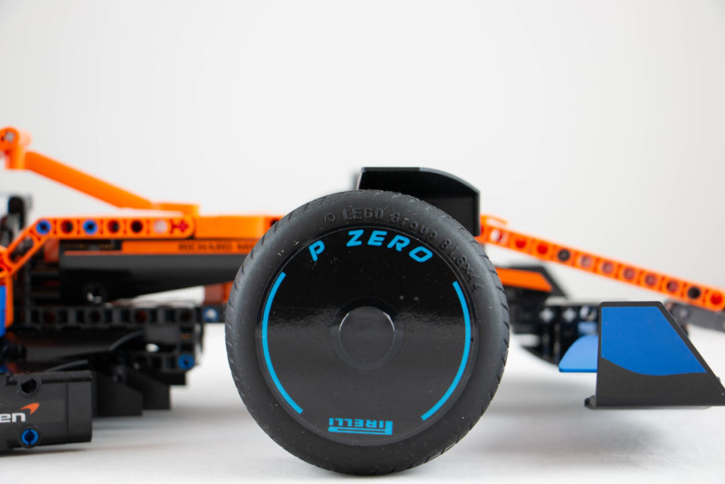 LEGO Technic 42141 McLaren Formula 1 Race Car review 21 1024x683