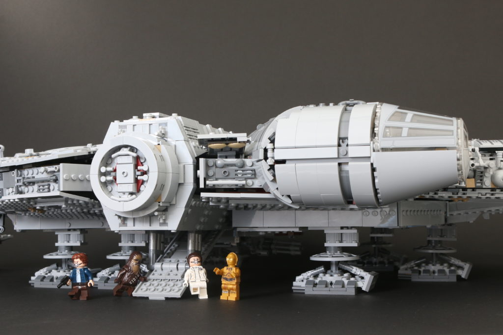 LEGO Star Wars 75192 UCS Ultimate Collectors Series Millennium Falcon review 51