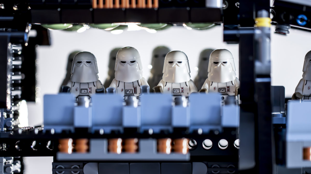 It costs nearly £1,000 to fill the LEGO Star Wars UCS AT-AT with Snowtroopers