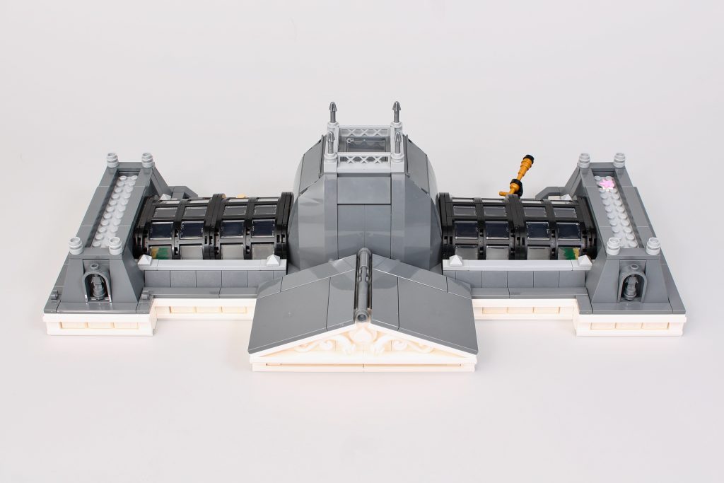 LEGO Icons 10326 Natural History Museum review 43 1024x683