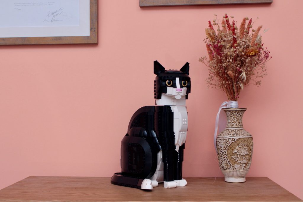 LEGO Ideas 21349 Tuxedo Cat review 3 1024x683