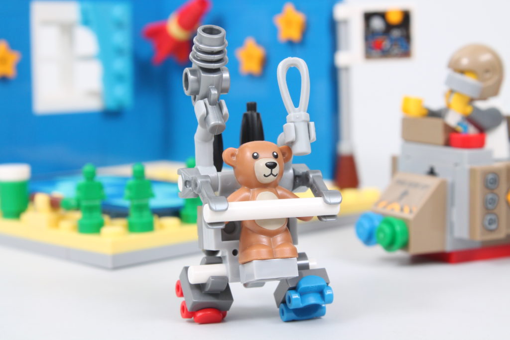 LEGO Ideas 40533 Cosmic Cardboard Adventures gift with purchase review 22 1024x683