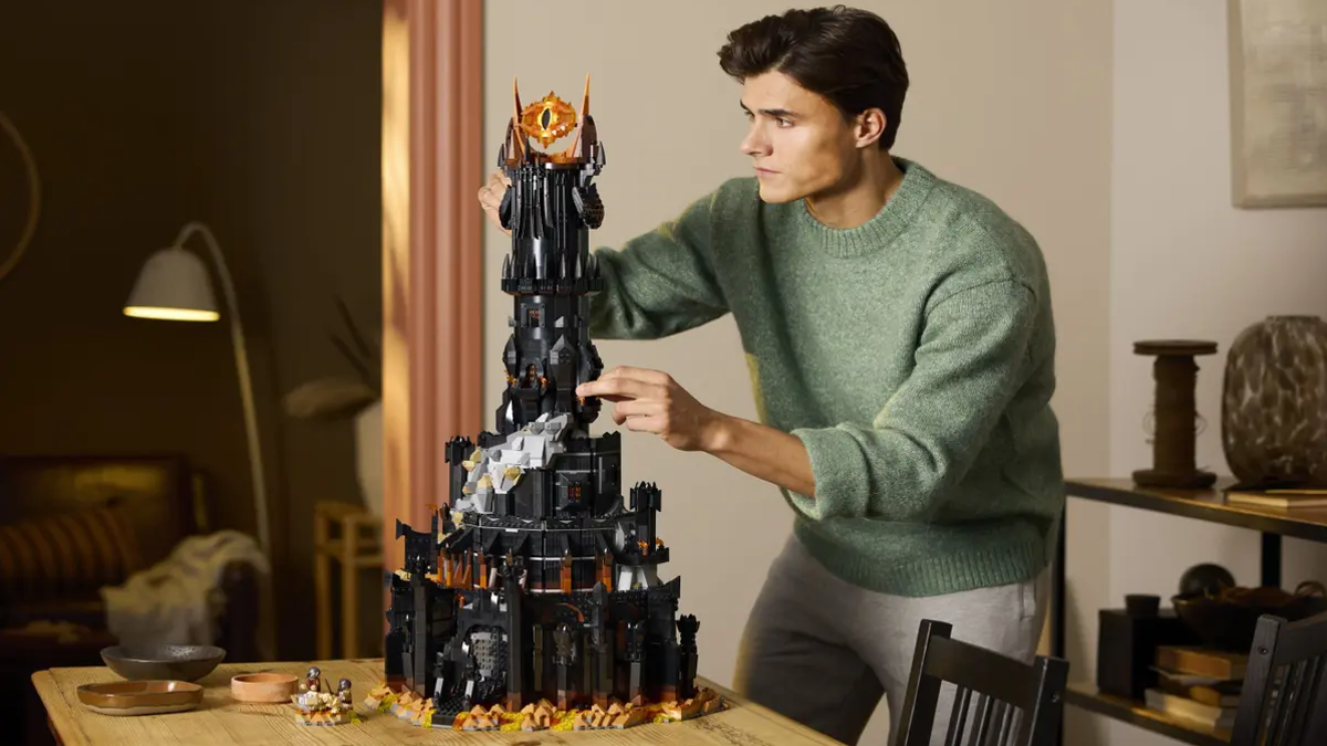 LEGO Icons 10333 Barad-dûr may have revealed a future LOTR set