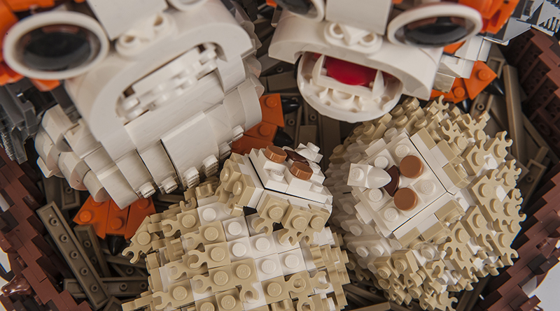 Building a LEGO Star Wars baby Porg
