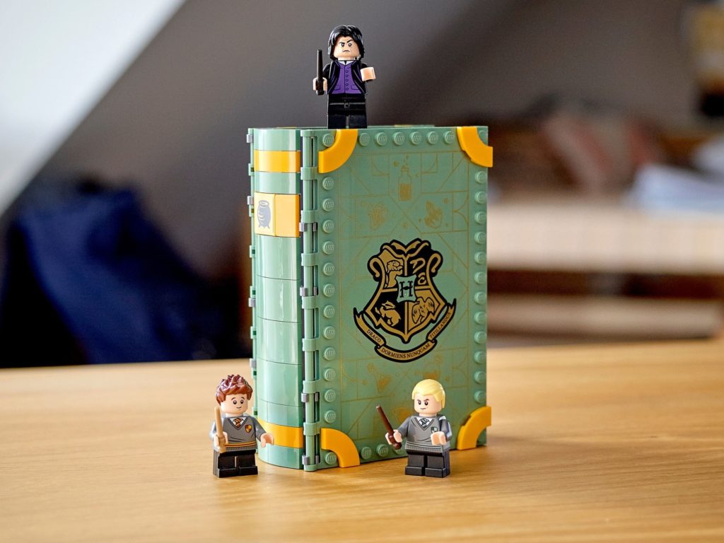 76382 Hogwarts Moment Potions Class 02