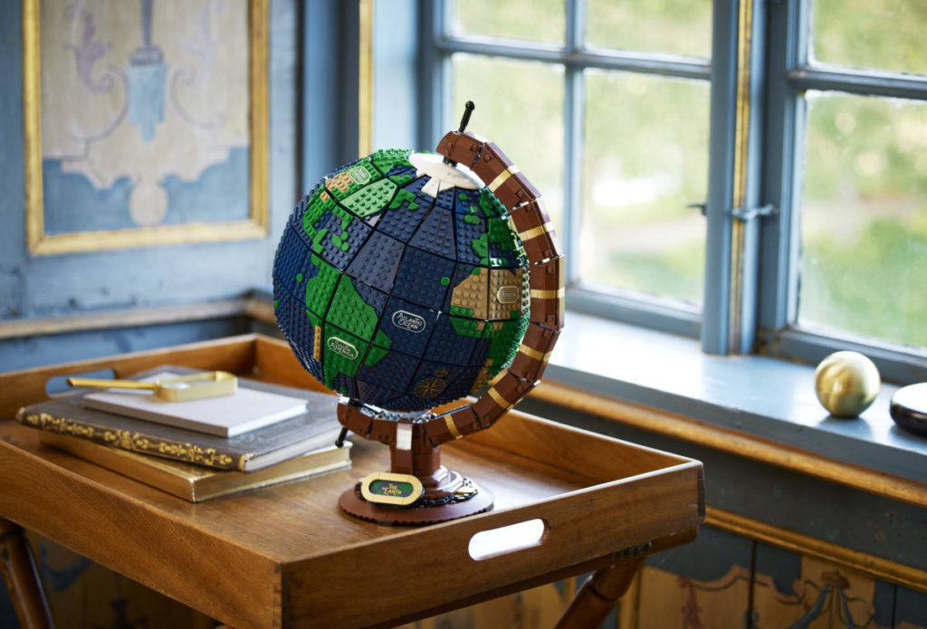 LEGO Ideas 21332 The Globe 36 1024x695