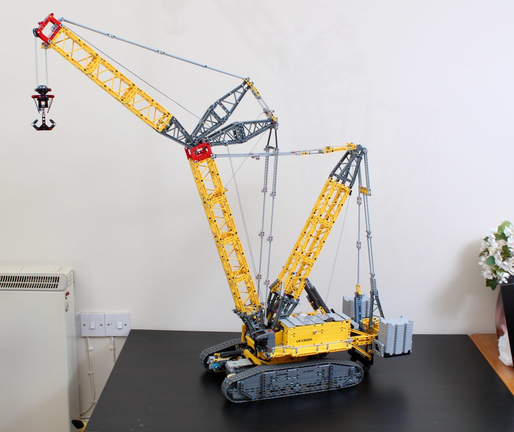 LEGO Technic 42146 Liebherr Crawler Crane LR 13000 review 1 1024x862