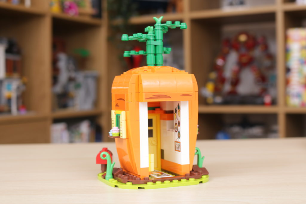LEGO 40449 Easter Bunnys Carrot House GWP review 6