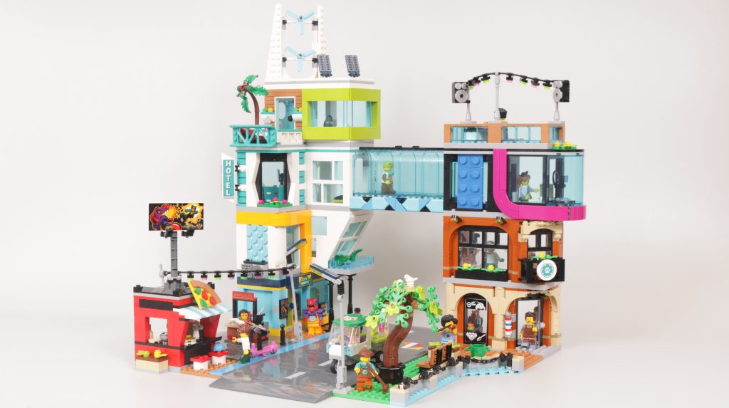 LEGO City 60380 Downtown review 4i 1024x573