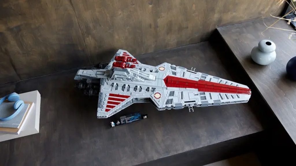 LEGO Star Wars 75367 Venator Class Republic Attack Cruiser featured 1024x576