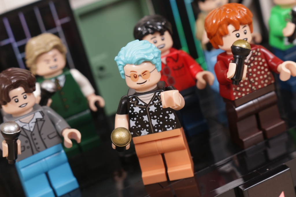 LEGO Ideas 21339 BTS Dynamite Bangtan Boys Jin Suga j hope RM Jimin V Jung Kook review 10 1024x683