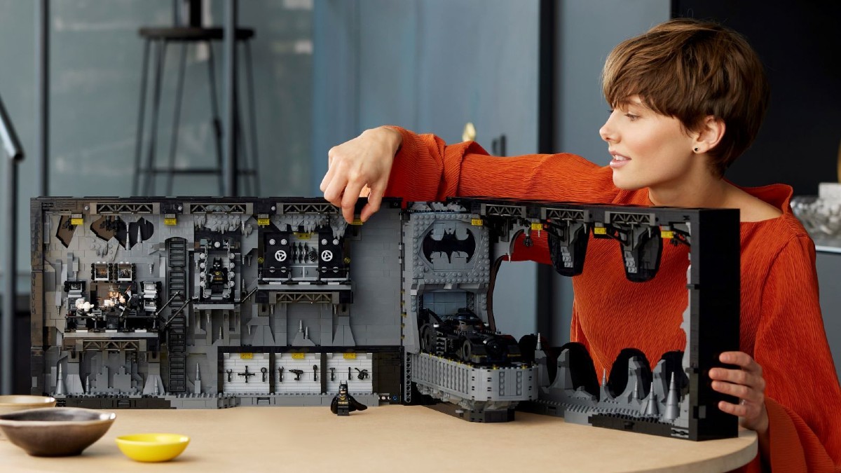 76252 Batcave – Shadow Box is expensive and repetitive – but ultimately still cool