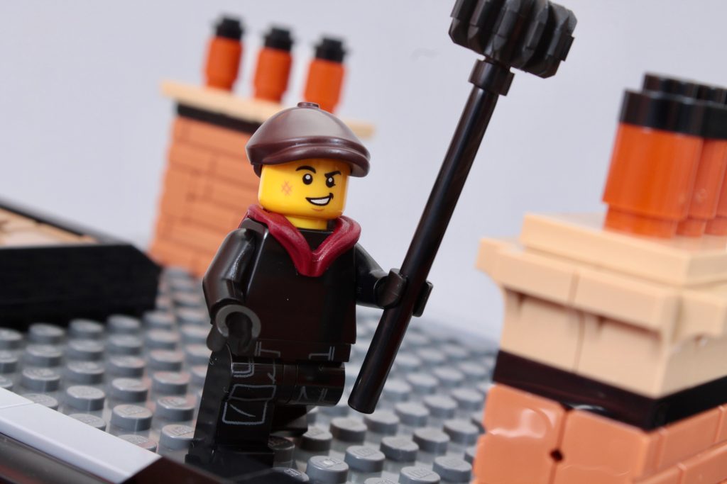 LEGO Icons 10350 Tudor Corner review 16 1024x683