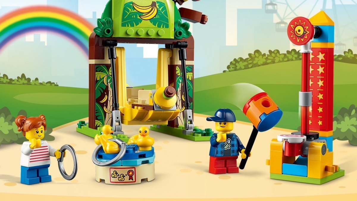 The new LEGO gift with purchase is awfully familiar