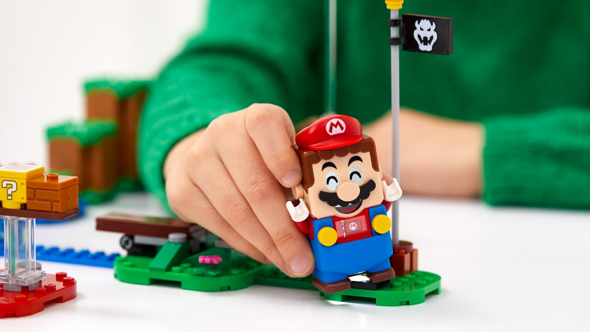 This custom build takes LEGO Super Mario to new levels