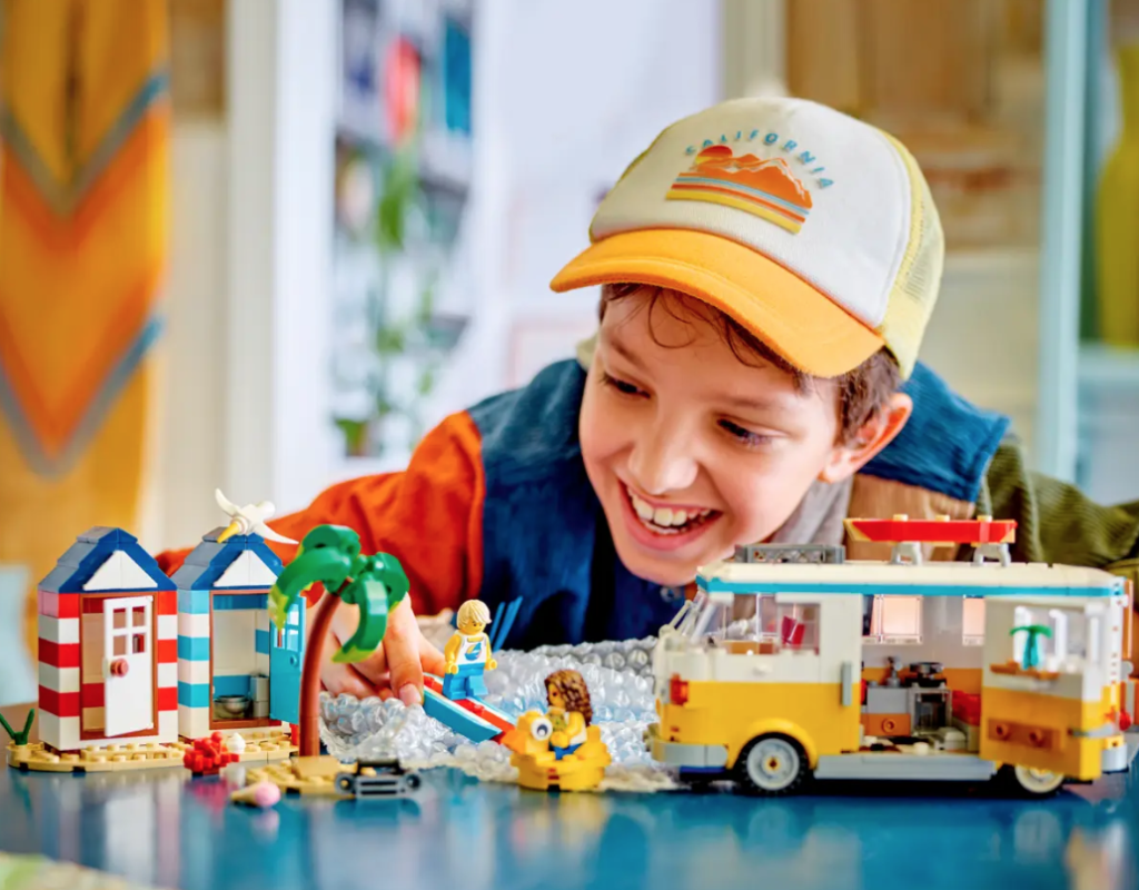 LEGO Creator 3 in 1 31138 Beach Camper Van 1024x800