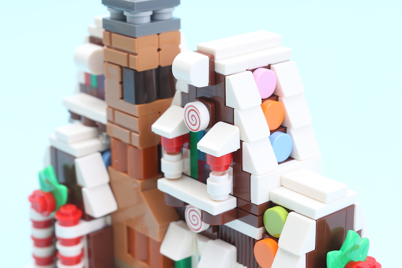 LEGO 40337 Gingerbread House review 6