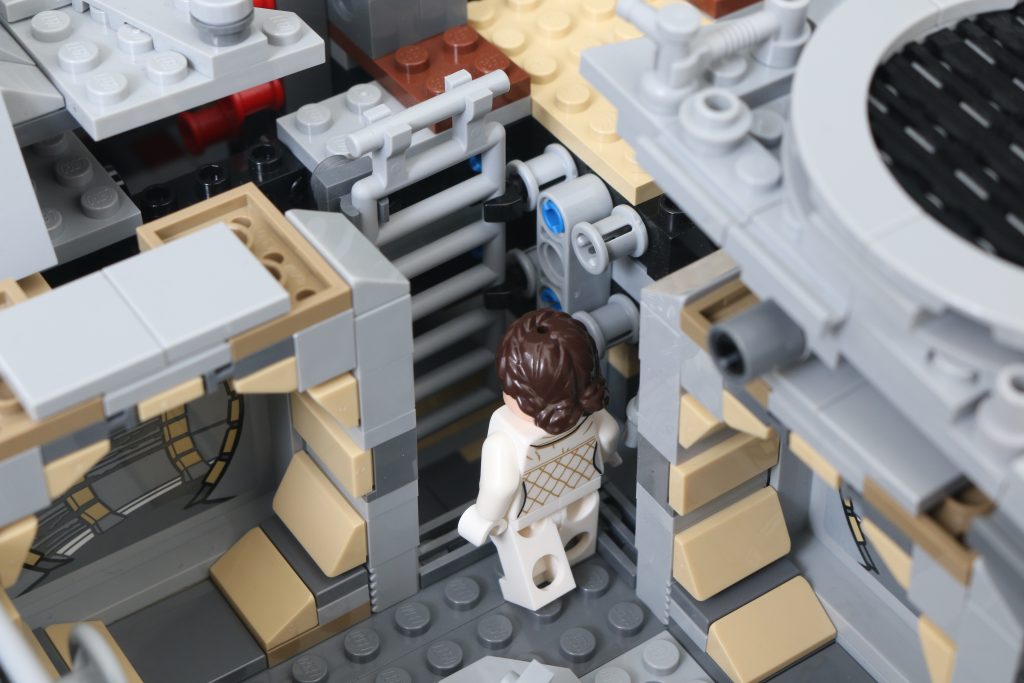 LEGO Star Wars 75192 UCS Ultimate Collectors Series Millennium Falcon review 48 1024x683