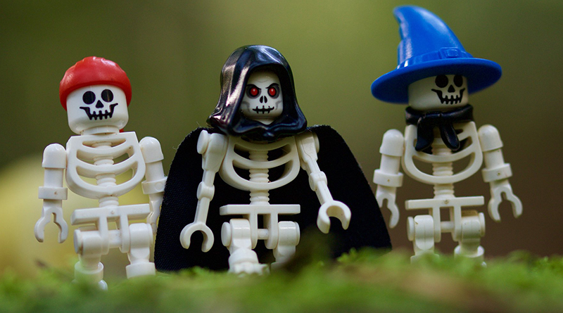 Brick Pic of the Day: Skeletons
