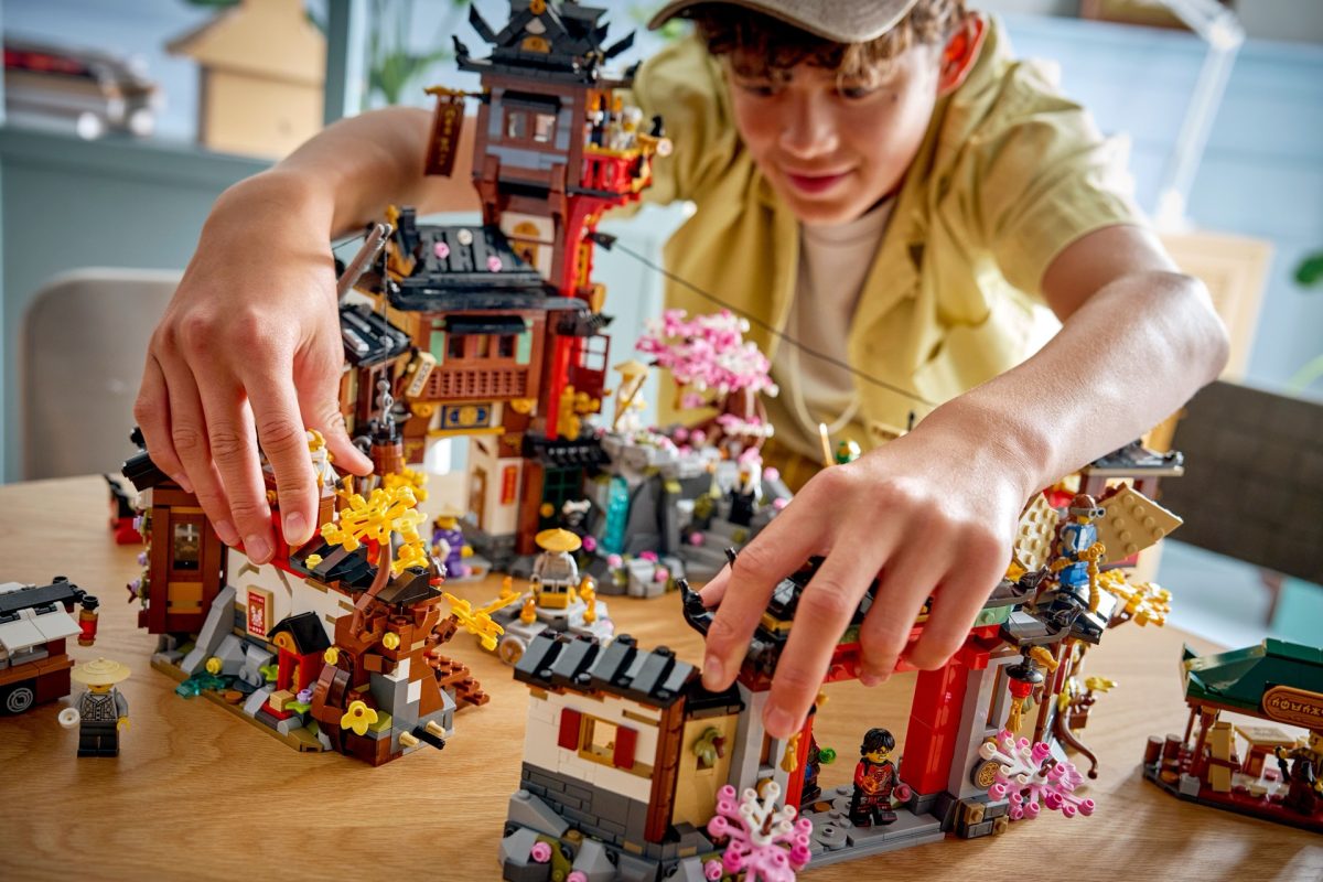 LEGO NINJAGO 71861 The Old Town 11 1200x800