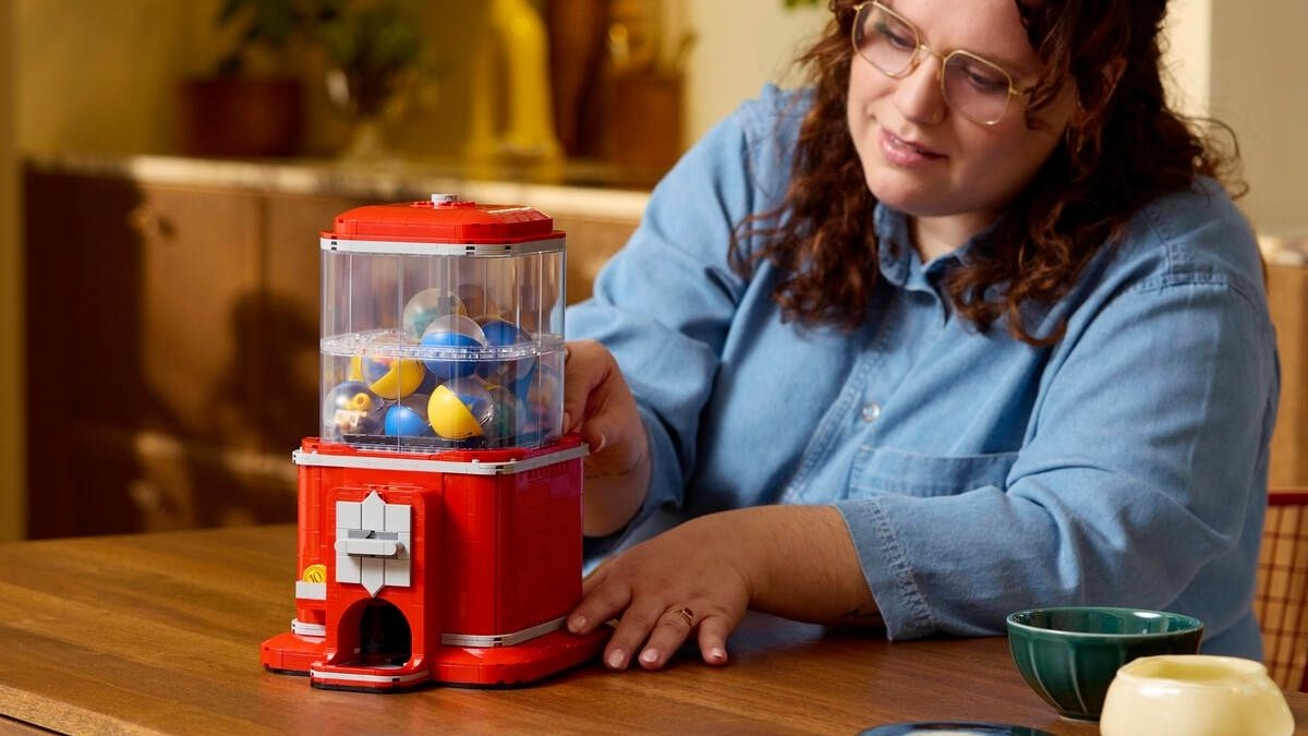 LEGO Vending Machine once vended more than just minifigures