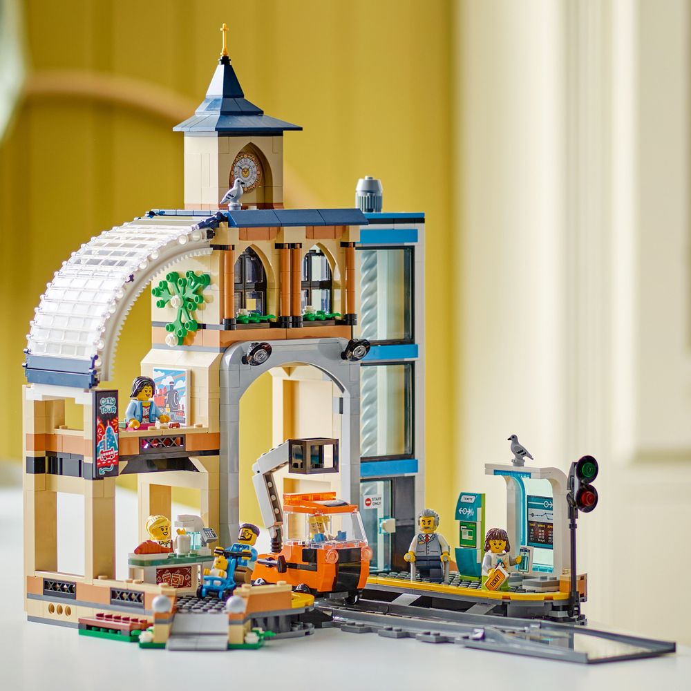 LEGO City 60469 Central Train Station 3