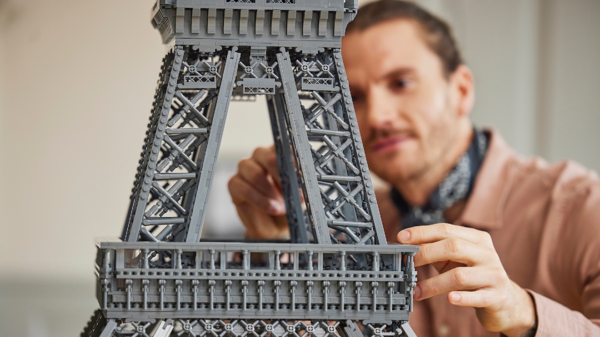 LEGO Icons 10307 Eiffel Tower follows the landmark’s design principles