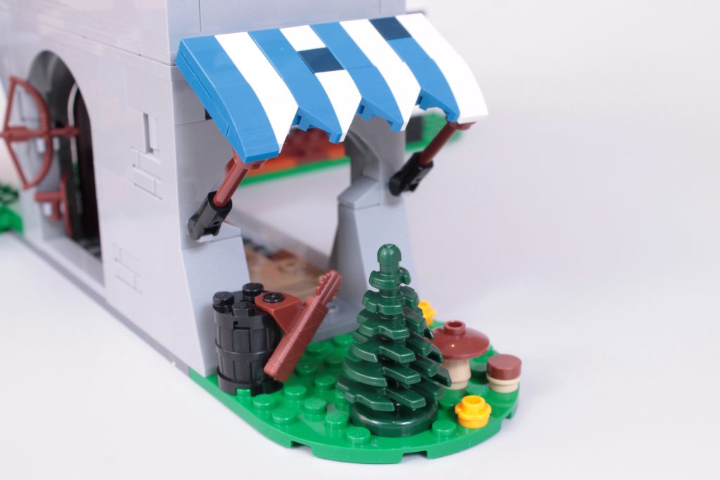 LEGO Icons 10332 Medieval Town Square review 38 1024x683