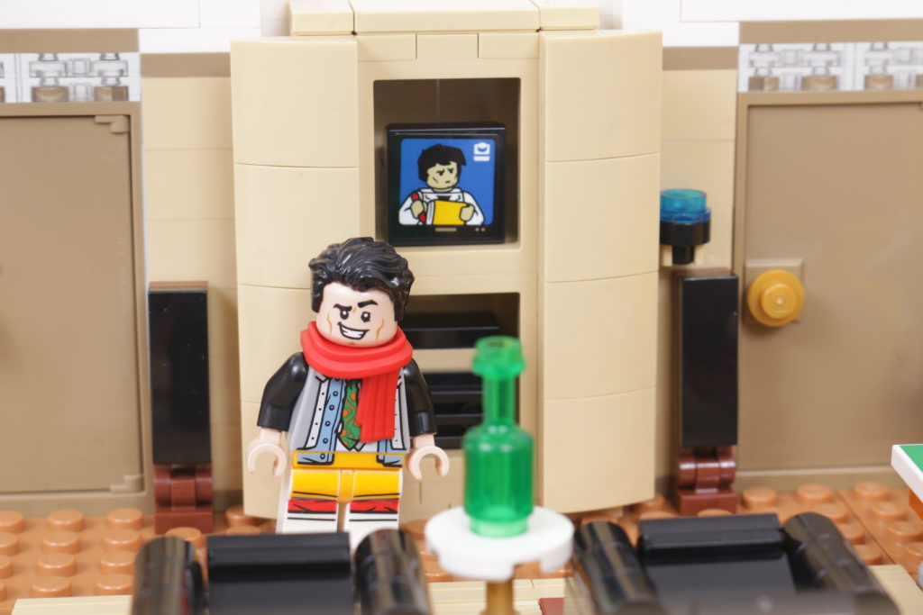 LEGO Creator Expert 10292 Friends Apartments review 24