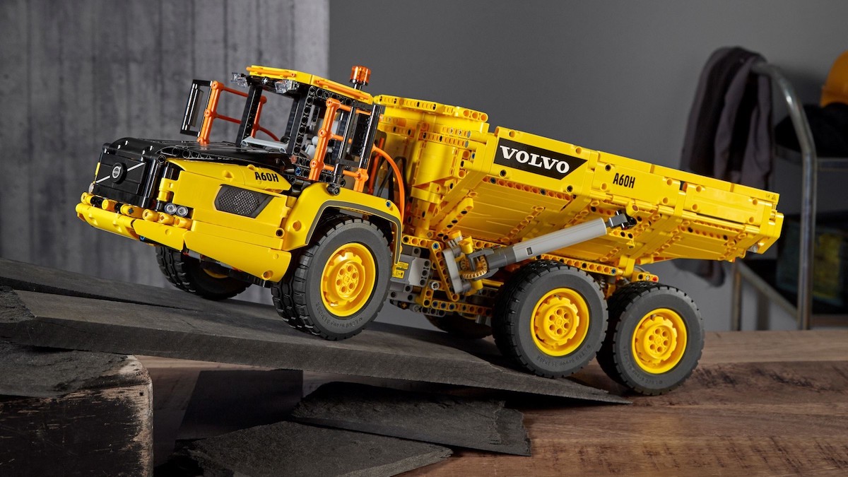 Save £45 on LEGO Technic 42114 6x6 Volvo Articulated Hauler at Zavvi