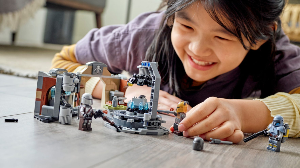 A new LEGO Star Wars: The Mandalorian set is now available