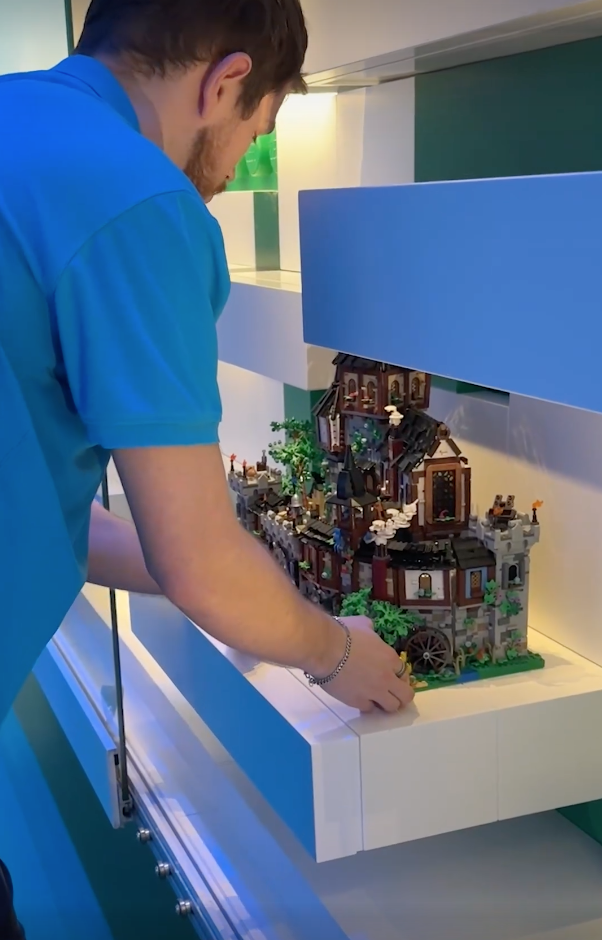 LEGO House Ideas display model 2
